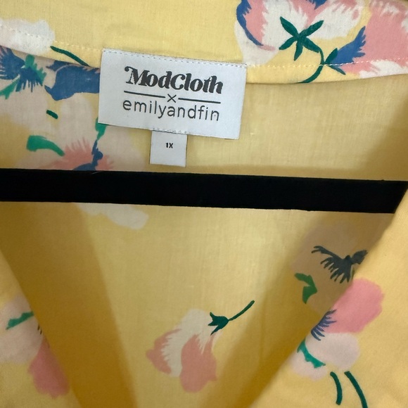 MODCLOTH X EMILY AND FIN SPIED
DELIGHT YELLOW FLORAL BLOUSE NWOT - Picture 3 of 6
